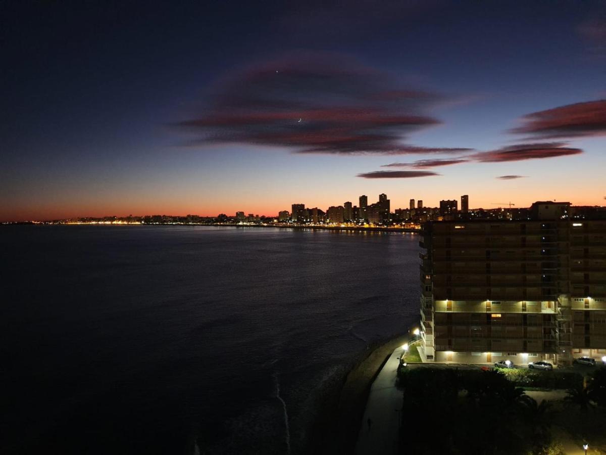 Sobre Las Olas Del Mar El Campello Buitenkant foto