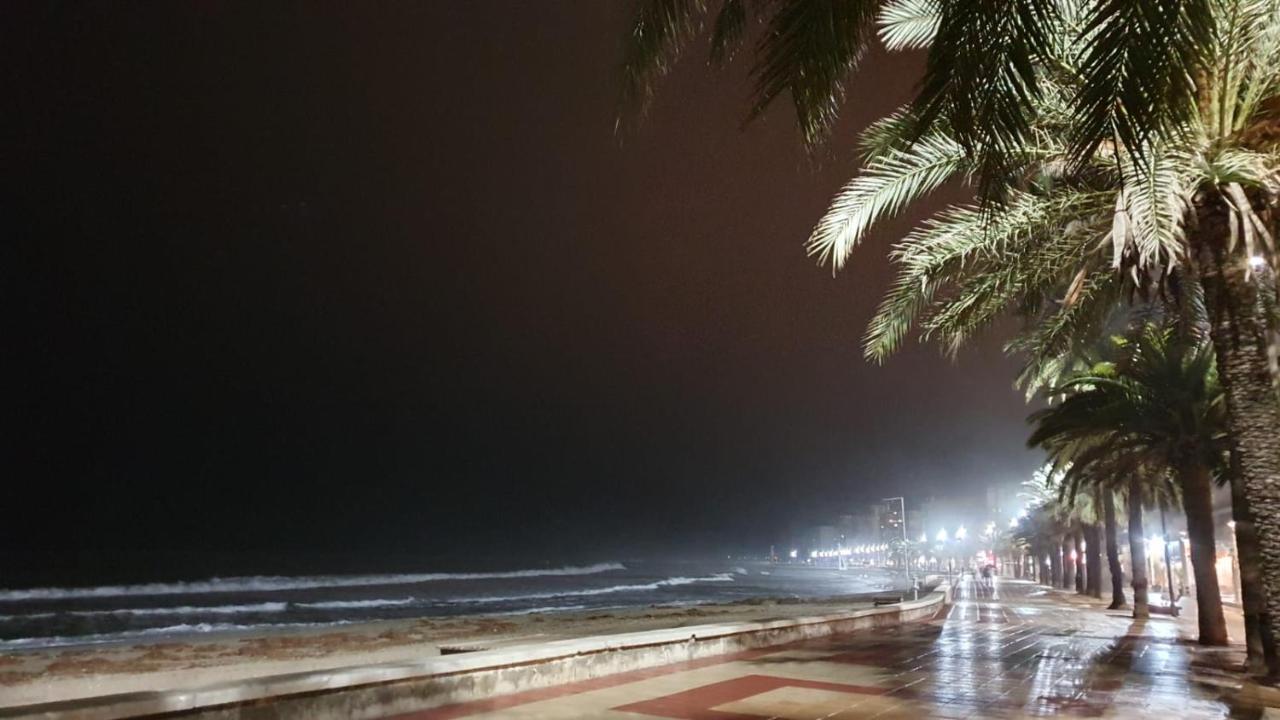 Sobre Las Olas Del Mar El Campello Buitenkant foto